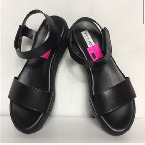 Steve Madden Black Sandals trendy NEW